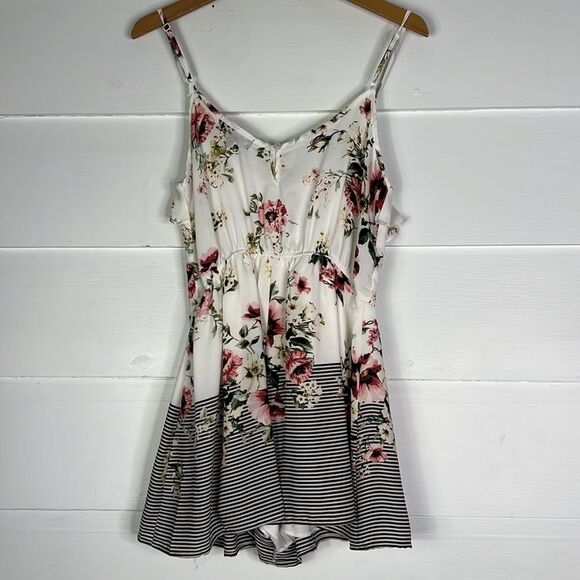 NWT Trixxi Floral and Striped Romper from Francesca’s Size Small - Picture 11 of 13